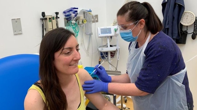 欧州初のワクチン臨床試験、英オックスフォード大で始まる - BBCニュース