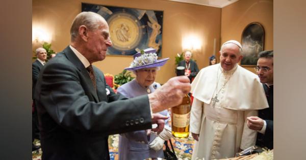 フランシスコ教皇、スコッチは「本物の聖水」と冗談飛ばす