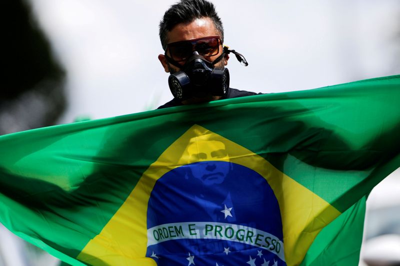 ブラジル、経済活動再開を計画　サッカー試合も＝経済省高官