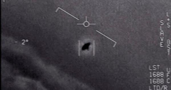 米国防総省、UFO疑惑を持たれていた飛行物体の映像を公開。これが噂の物体だ