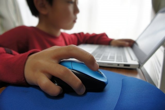子ども向けパソコンの所有と利用動向に関する調査結果が発表　3割強の家庭で子ども専用のパソコンを所有
