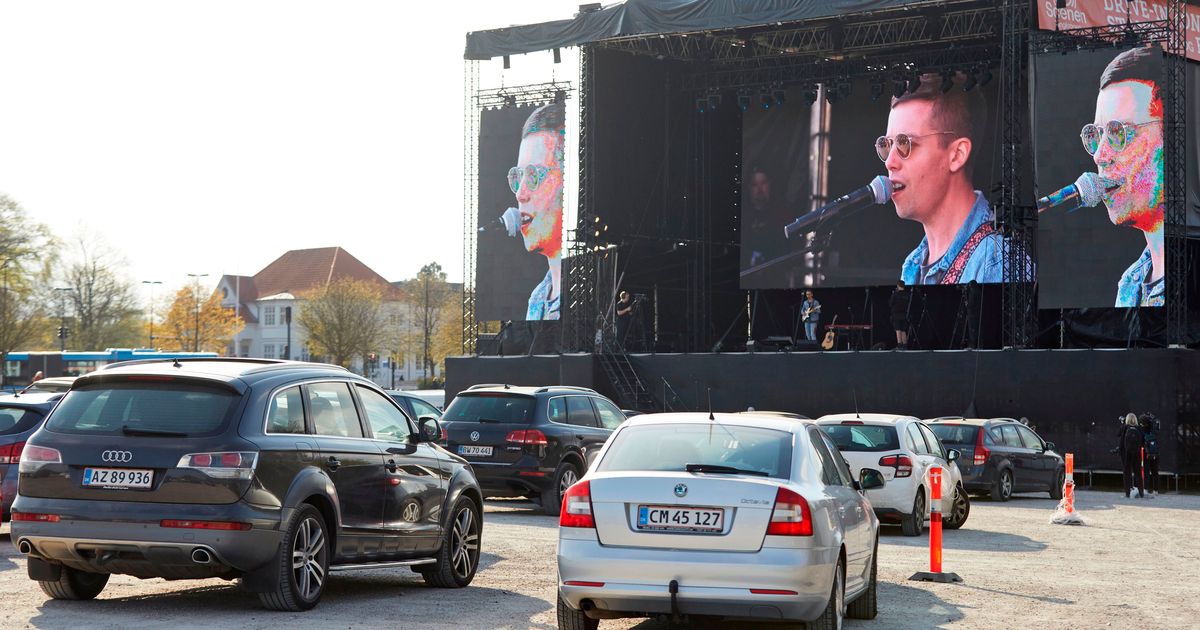 ドライブイン式の音楽ライブがヨーロッパで開催。車間距離を保って、車に乗ったまま参加【新型コロナ】