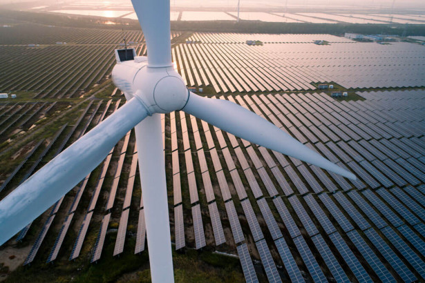 再生可能エネルギーの嘘を暴くマイケル・ムーア最新作の衝撃