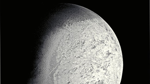 海王星の衛星トリトンと、木星の衛星イオを訪ねて：今週の宇宙ギャラリー