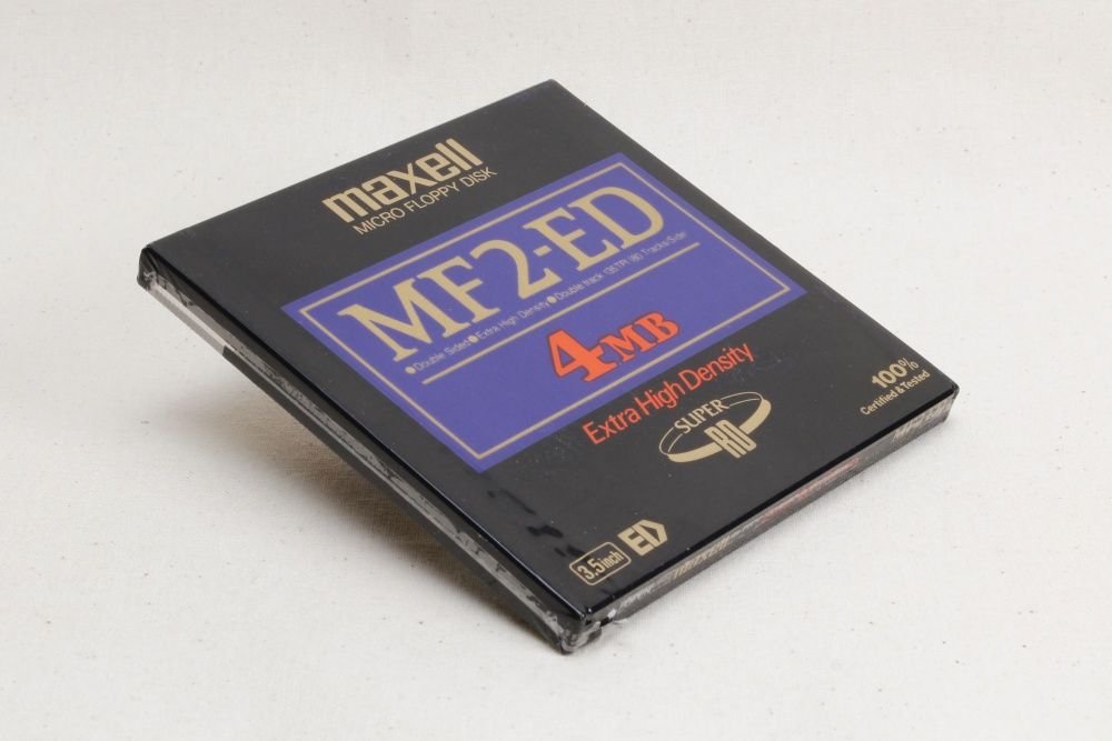 2.88MBの容量を持つ「2ED」フロッピーディスク：スイート