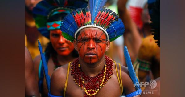 ブラジル・アマゾンの先住民、新型コロナで「絶滅」危機 著名写真家が大統領に公開書簡
