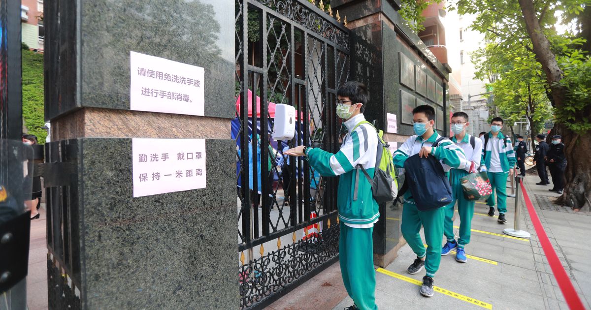 「マスク着けたまま体育」で生徒が死亡する事故、中国で相次ぐ。原因は不明も、父親「マスクを疑うしか...」