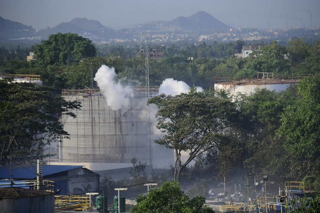 韓国系化学工場でガス漏れ、１１人死亡　インド南部