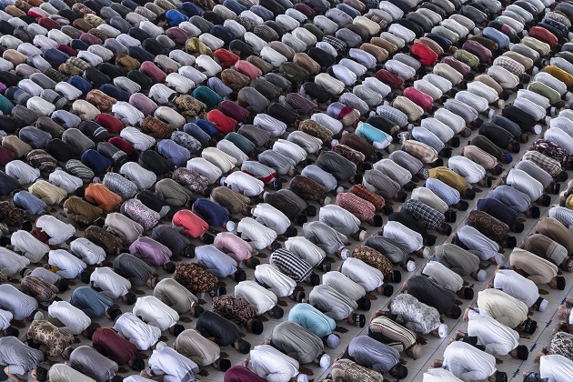 集団礼拝できず、イスラム教ラマダンにも影響　コロナ下のアジアの現在