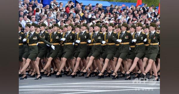 コロナ感染2万人超でも軍事パレード、戦勝75周年 ベラルーシ