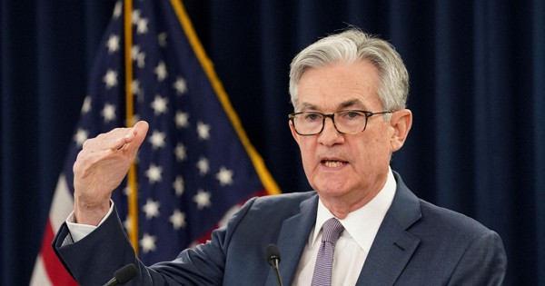 FRBパウエル議長、米経済「重大な下振れリスク」追加財政措置を促す