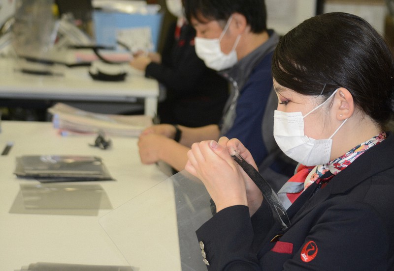 日航の整備士・地上旅客係員がフェースシールド手作り　病院などに寄付　千葉・成田