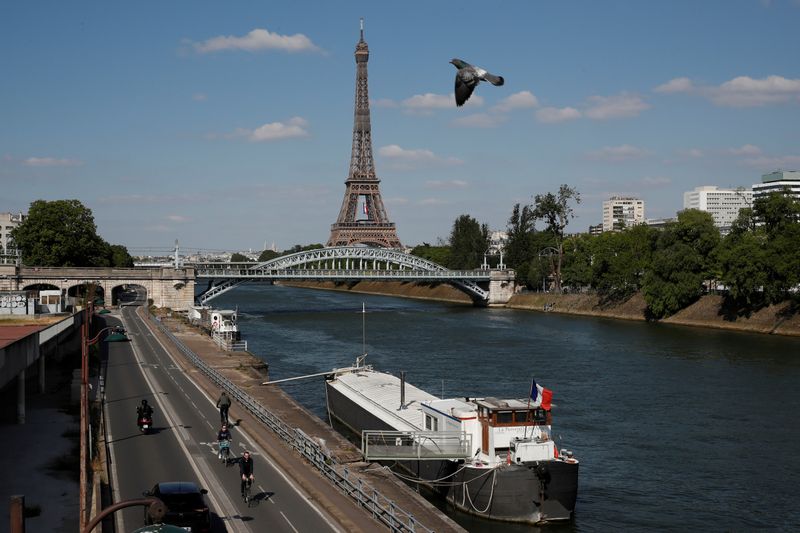 フランス、コロナ打撃の観光業に大規模支援　190億ドル規模