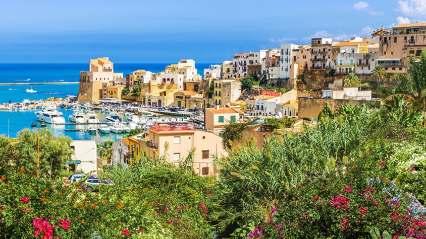 シチリア島がコロナ終息後の旅行費を半額補助！？