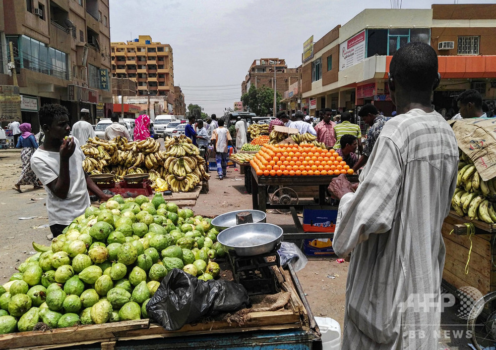 スーダン、4月のインフレ率99％ 食品価格が値上がり