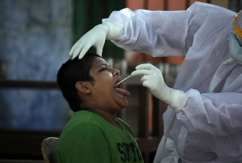 インド、新型コロナの感染者が累計10万人突破　死者は3000人超