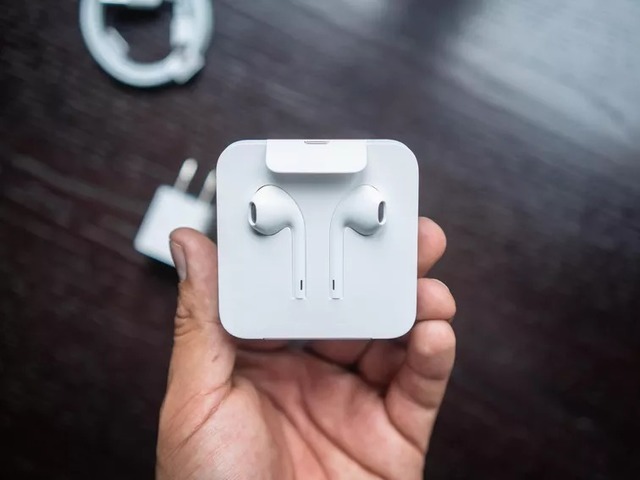 iPhone 12」に「EarPods」が同梱されない可能性--著名アナリストのクオ 