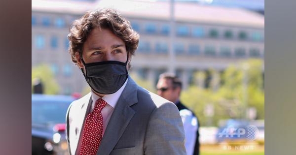 カナダのトルドー首相がマスク着用、国民にも着用呼びかけ