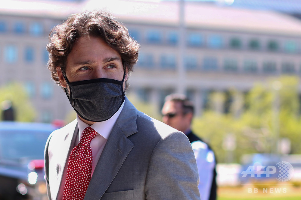 カナダのトルドー首相がマスク着用、国民にも着用呼びかけ