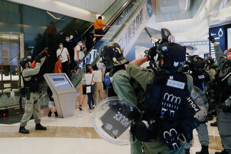 香港版「国家安全法」に猛反発、「香港の民主化が潰される」