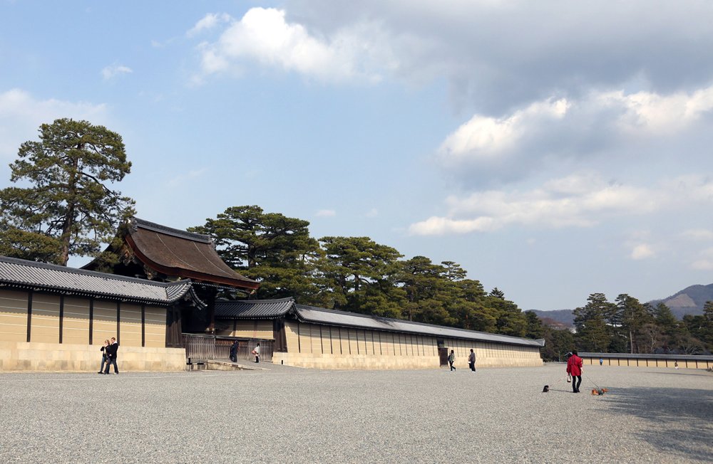京都御所の通年公開再開　入場定員縮小し23日から