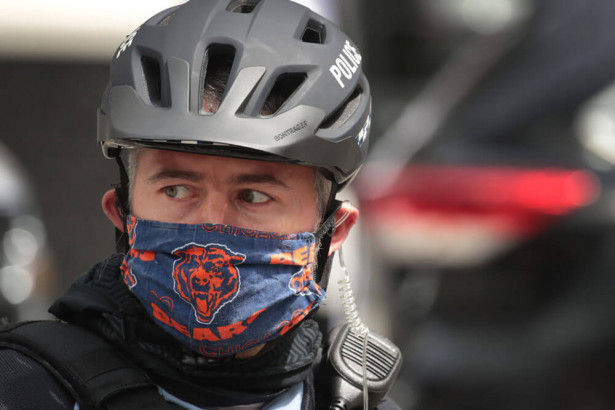 米イリノイ州議会、マスク着用に反発の共和党議員を追放