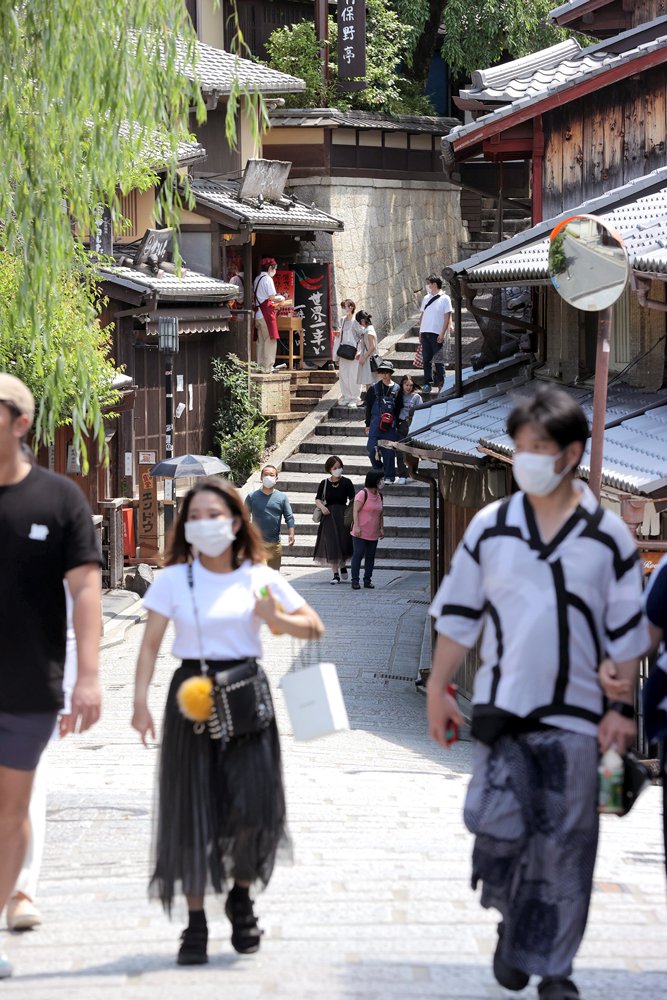 京都の観光地「まだ全盛期の１～２割程度」　緊急宣言解除後の初週末