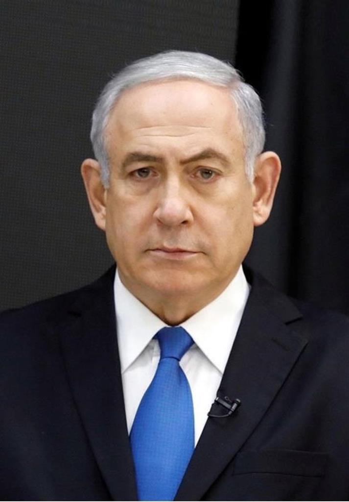 イスラエル首相、収賄罪などで初公判　徹底抗戦の構え
