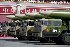 中国、軍事能力増強へ　新型コロナで国家安全保障に影響＝習主席 - ロイター