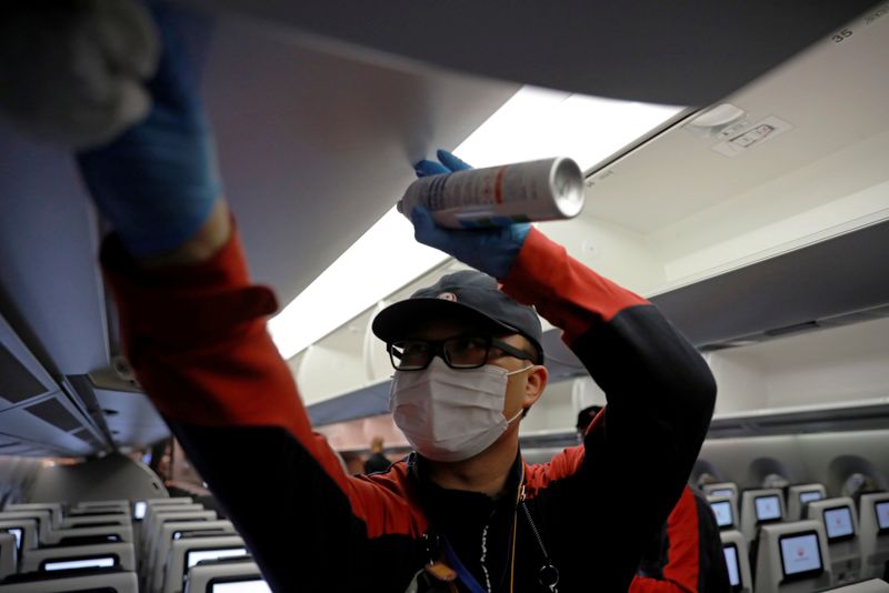 航空各社、需要回復にらみ機内消毒など強化　乗客の不安軽減狙う