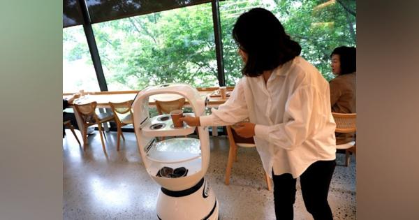 韓国のカフェが、ソーシャルディスタンスを確保するバリスタロボットを導入