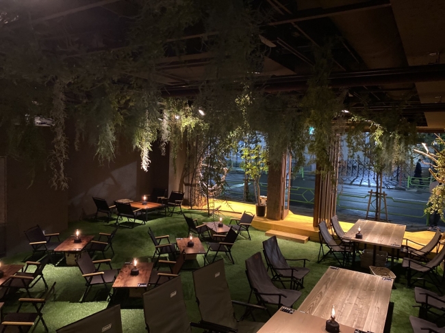 ほぼ野外！？都会にいながらコロナを気にせずキャンプ体験できるカフェの新業態「REWILD OUTDOOR TOKYO」が茅場町にオープン！