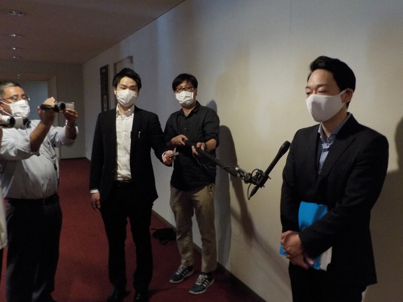 「人としてあるまじきこと」　不倫報道の埼玉県議が議員辞職