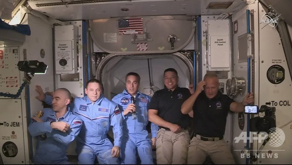 米飛行士2人、ISS入り スペースXの宇宙船クルードラゴン