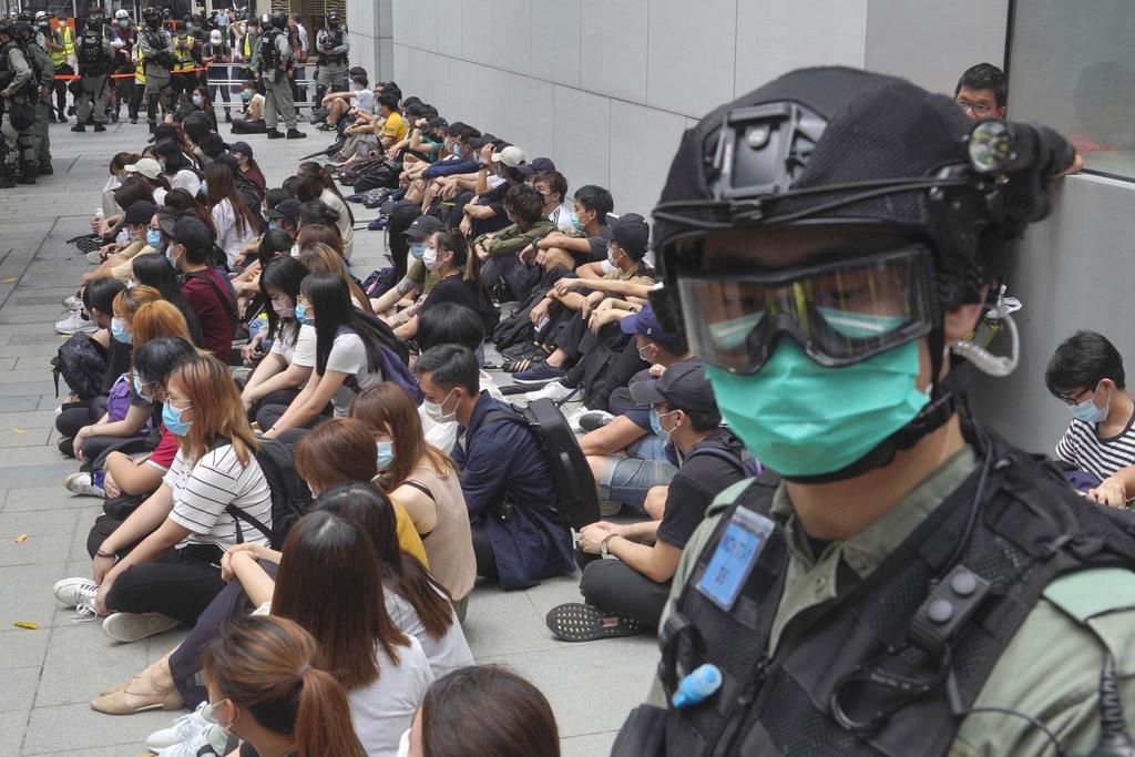 香港調査　６４％が国家安全法に反対