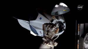新型宇宙船「クルー・ドラゴン」国際宇宙ステーションにドッキング成功