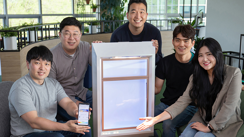 太陽の光を完全再現！「Samsung」で生まれた注目の「窓型照明」