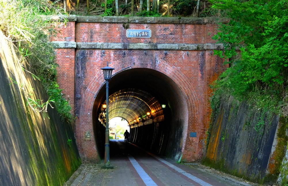 旧日本海軍ゆかり鉄道跡のトンネル、長寿命化へ修繕　京都・舞鶴