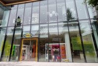IKEA初の都心型店舗「IKEA原宿」、8日に開業　国内初のスウェーデンコンビニも