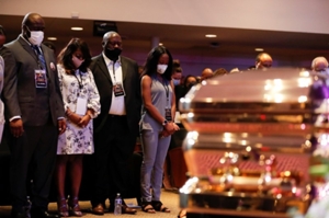 米黒人死亡で追悼式、著名公民権活動家「立ち上がる時だ」 - ロイター