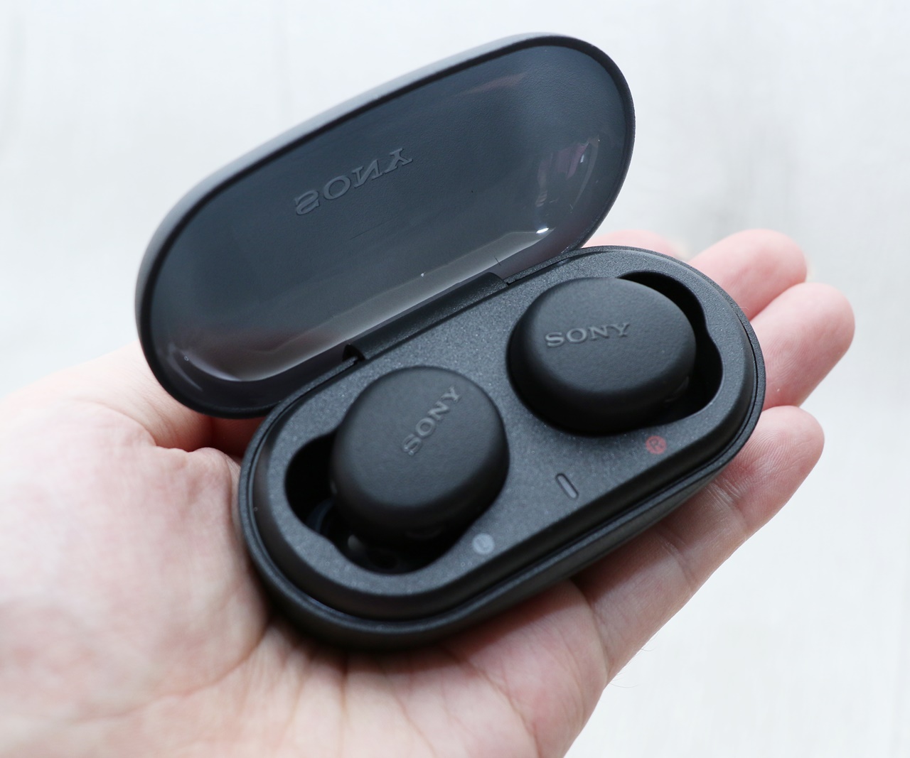 ソニー、重低音志向の完全無線イヤホン「WF-XB700」を6日発売。約1万