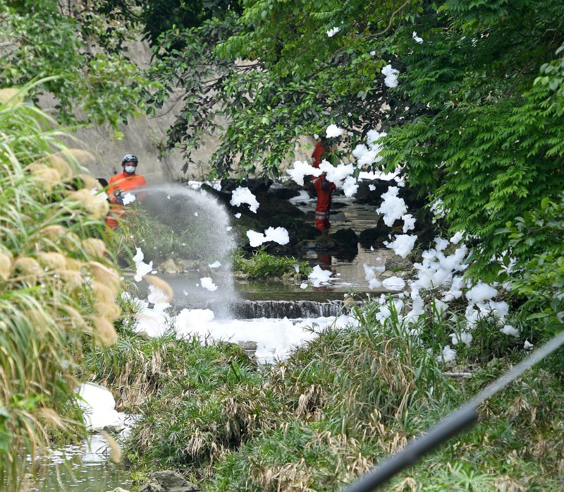 宜野湾市内の橋上流でＰＦＯＳなど指針値超え　泡消火剤の漏出事故で県が調査
