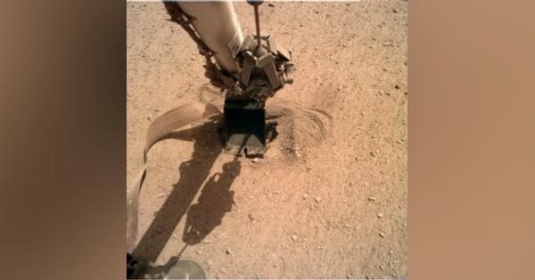 火星探査機インサイトの地中センサー、押し戻されたりもしたけど地下に向け前進再開