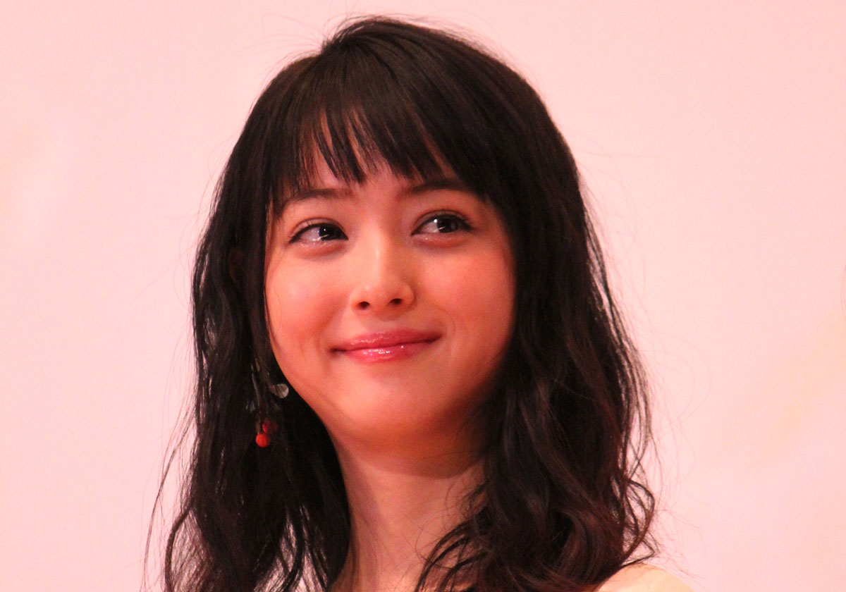 佐々木希、杏…不倫されるトップコート女優の受難　渡部建に囁かれる“『行列』の呪い”