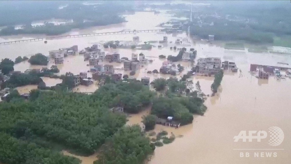 動画：中国南部で洪水と土砂災害、死者多数 観光地に打撃