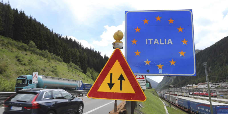 欧州各国、国境を3カ月ぶり開放　バカンス客の移動、正常化へ