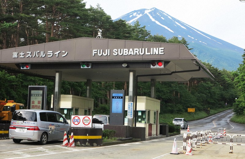 喜びと緊張　山梨「富士スバルライン」が全面開通　静岡「スカイライン」は…