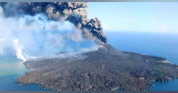 西之島、噴煙2千メートルに　海保観測、活発化確認