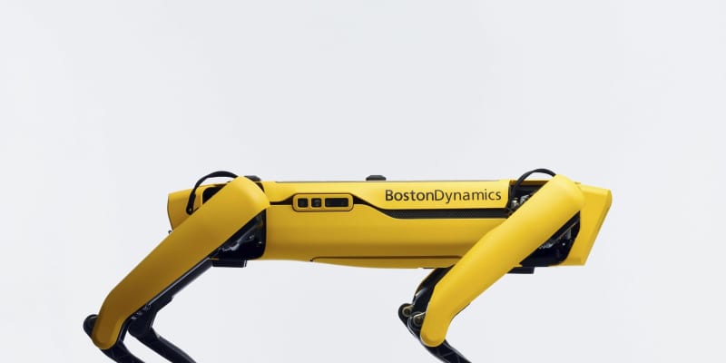 犬型ロボット、800万円で販売　米でソフトバンクG傘下