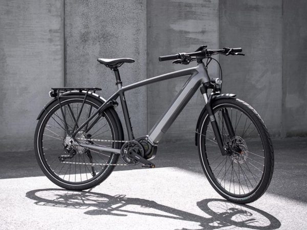 老舗オートバイメーカーTriumphが初の電動自転車「Trekker GT」発表、航続距離は最長150キロ！